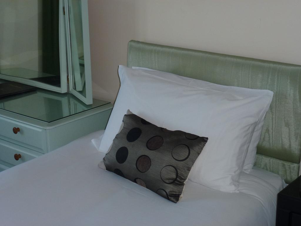 Royal Hotel (Adults Only) Eastbourne Bagian luar foto