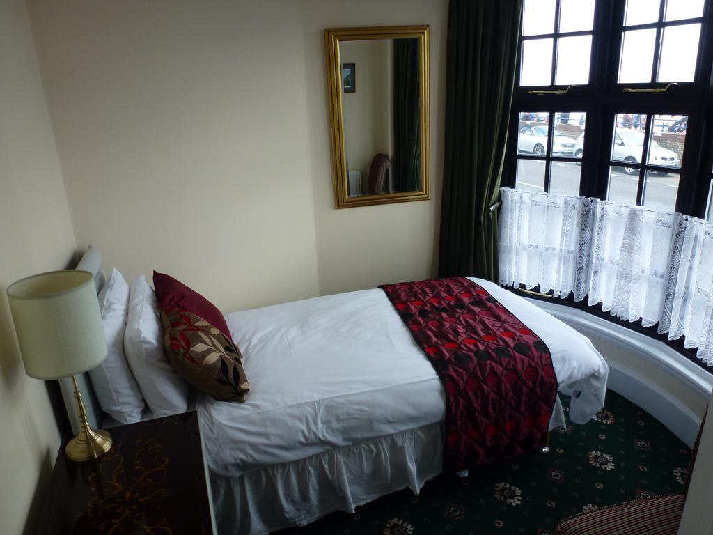Royal Hotel (Adults Only) Eastbourne Bagian luar foto